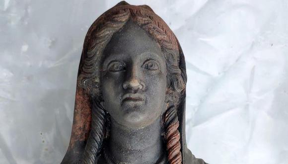 El director general de los museos estatales de Italia calificó el descubrimiento como "uno de los hallazgos de bronces más significativos jamás realizados en la historia del Mediterráneo antiguo". / EPA
