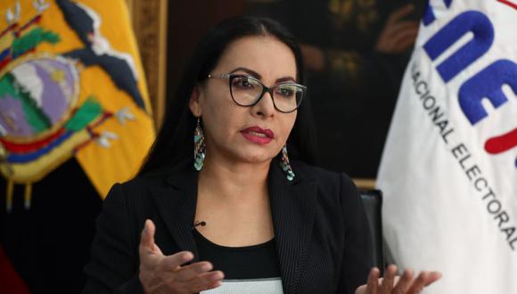 La presidenta del Consejo Electoral de Ecuador (CNE), Diana Atamaint, habla durante una entrevista con Efe hoy, en Quito (Ecuador). (Foto: EFE/ José Jácome).