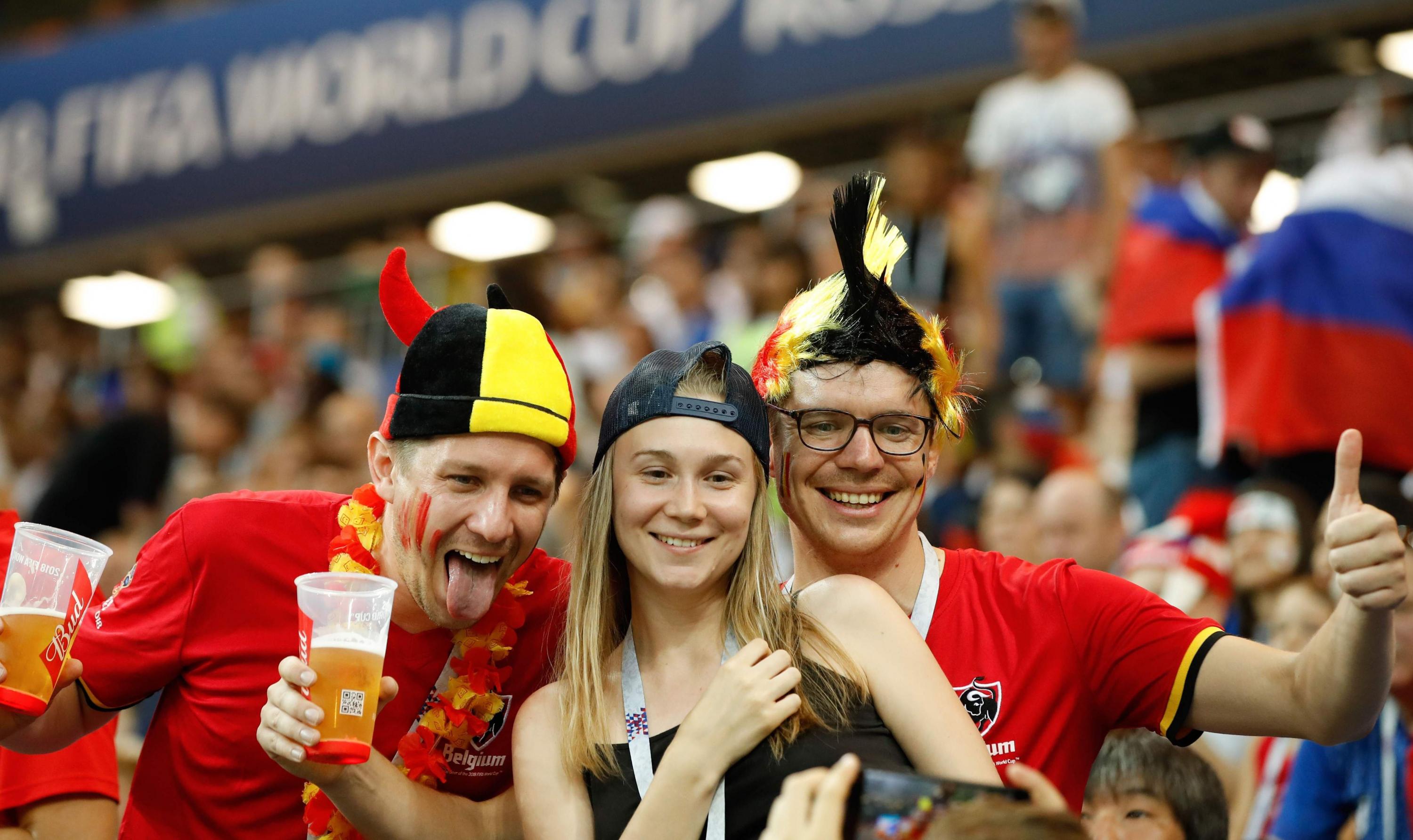 Los hinchas de Bélgica y Japón llegaron hasta el Rostov Arena para alentar a sus selecciones, en el duelo por los octavos de final del Mundial Rusia 2018. (Foto: AFP)