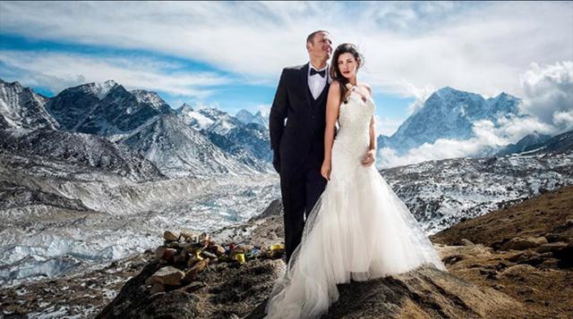 Pareja estadounidense se casa en el monte Everest - 1