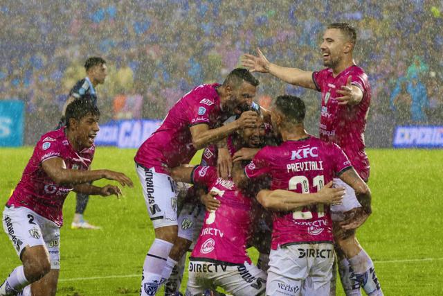 Independiente ha sumado su primera estrella en el fútbol ecuatoriano tras vencer 4-2 a Emelec en el global de la gran final