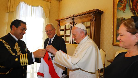 En setiembre de este año, PPK se reunió con el Papa Francisco en la Ciudad del Vaticano. En aquella oportunidad hizo formal la invitación al Sumo Pontífice al Perú. (Foto: Presidencia)