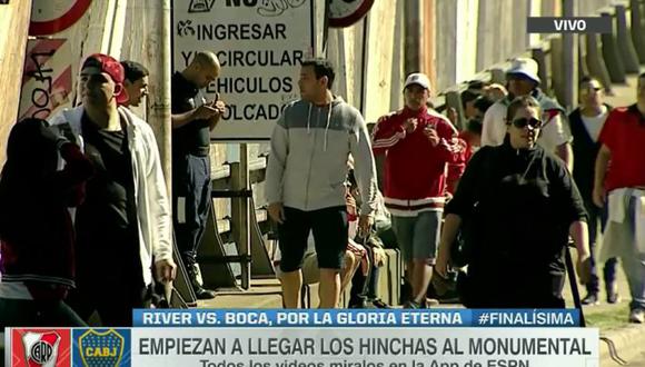 La llegada de los primeros hinchas de River Plate (Captura y video: ESPN).