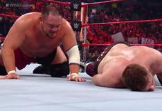 WWE: Samoa Joe aplica terrible candado a Sami Zayn en Fastlane