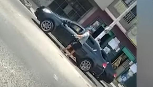 El robo del vehículo quedó registrada por la cámara del celular de una mototaxista | Foto: Captura de video / Buenos días Perú