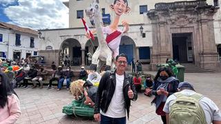 Gianluca Lapadula visitó el Centro Histórico de Cusco y se tomó foto con su alegoría | VIDEO