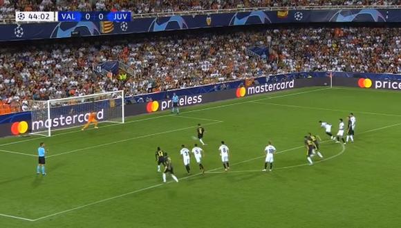 Juventus vs. Valencia: el gol de Pjanic para el 1-0 de los italianos tras roja a Cristiano Ronaldo. (Foto: captura)