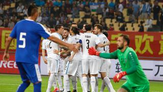 Uruguay avanzó a la final de China Cup al derrotar 3-0 a Uzbekistán, sin Suárez ni Cavani