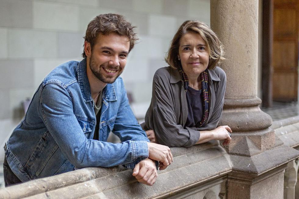 Carlos Cuevas junto a María Pujalte. El actor interpreta a Pol Rubio mientras que Pujalte es María Bolaños, profesora de ética. (Foto: Movistar +)