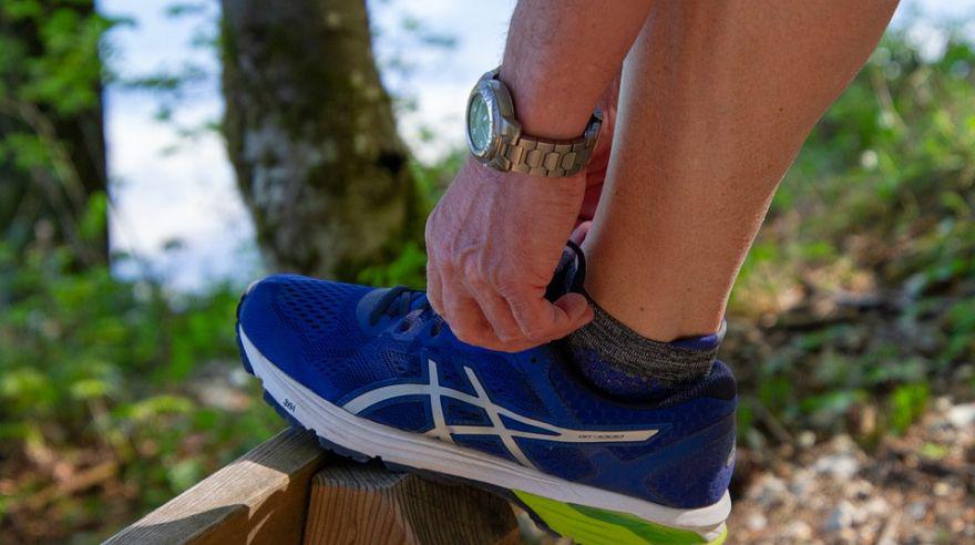 Hay métodos sencillos que algunos ‘runners’, expertos y entrenadores recomiendan, y que puede poner en práctica en su casa para encontrar el tipo de pisada que tiene. (Foto: Pixabay)