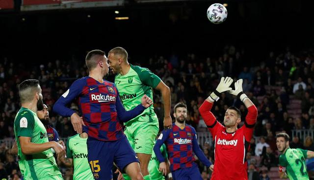 Soccer Football - Copa del Rey - Round of 16 - FC Barcelona v Leganes - Camp Nou, Barcelona, Spain - January 30, 2020   Barcelona's Clement Lenglet scores their second goal    REUTERS/Albert Gea