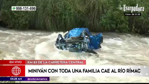 Miniván con toda una familia cae al río Rímac. (Foto: América Noticias)