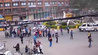 YouTube: estatua de Katmandú resistió el terremoto en Nepal