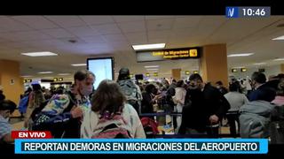 Migraciones: usuarios reportan extensas colas y demoras en el aeropuerto Jorge Chávez | VIDEO 