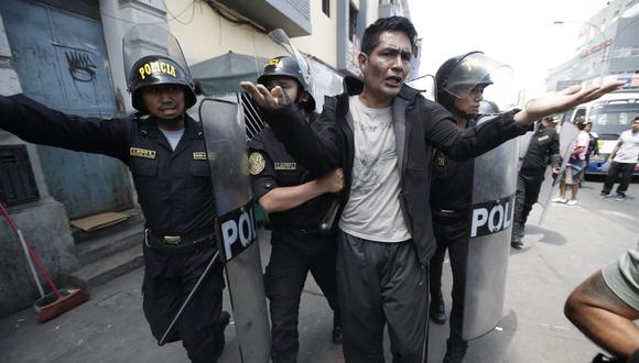 Colectiveros detenidos durante protesta (Mario Zapata /GEC)