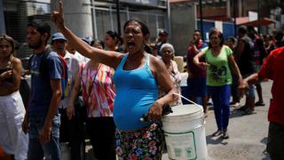 Venezolanos "sin una gota de agua" en un país paralizado por apagones | FOTOS