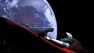 El Tesla Roadster rojo de Elon Musk que recorre el espacio [VIDEO]