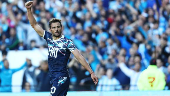 Racing vs. Arsenal EN VIVO: Darío Cvitanich y el potente cabezazo para el 1-0 en El Cilindro | VIDEO. (Foto: AFP)