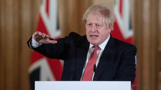 Coronavirus: Boris Johnson ordena cierre de bares, cafés, cines y promete ayuda salarial