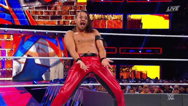 Jinder Mahal aprovechó que sus acompañantes distrajeron a Shinsuke Nakamura para acabar con él en WWE SummerSlam 2017. (WWE)