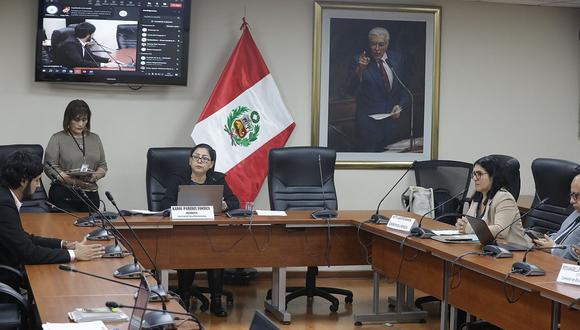 Katy Ugarte negó las acusaciones de recortes de sueldos en su despacho. (Foto: Congreso)