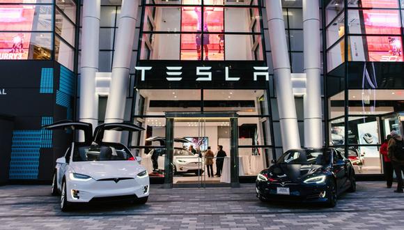 Tesla mantendrá algunos centros para que los clientes puedan conocer sus modelos. Sin embargo, las compras se realizarán vía online. (Fotos: Tesla).