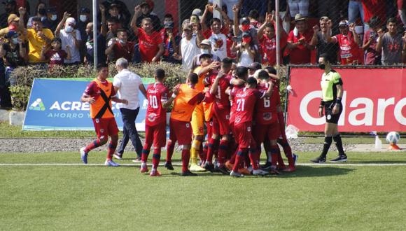 En el Estadio Santa Lucía, Malacateco derrotó 2-0 a Comunicaciones por la final de ida del Torneo Apertura de Guatemala.