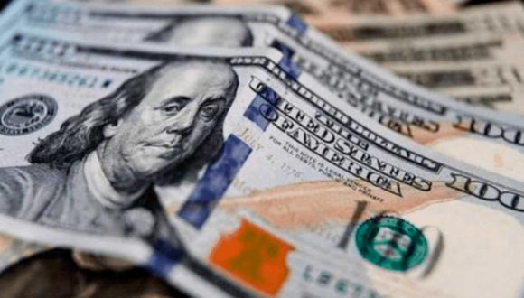 El dólar cerró en S/3,910