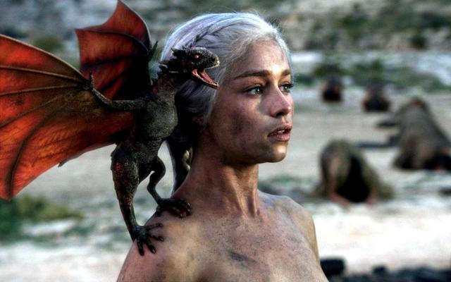 Daenerys Targaryen (Emilia Clarke), la madre de los dragones
