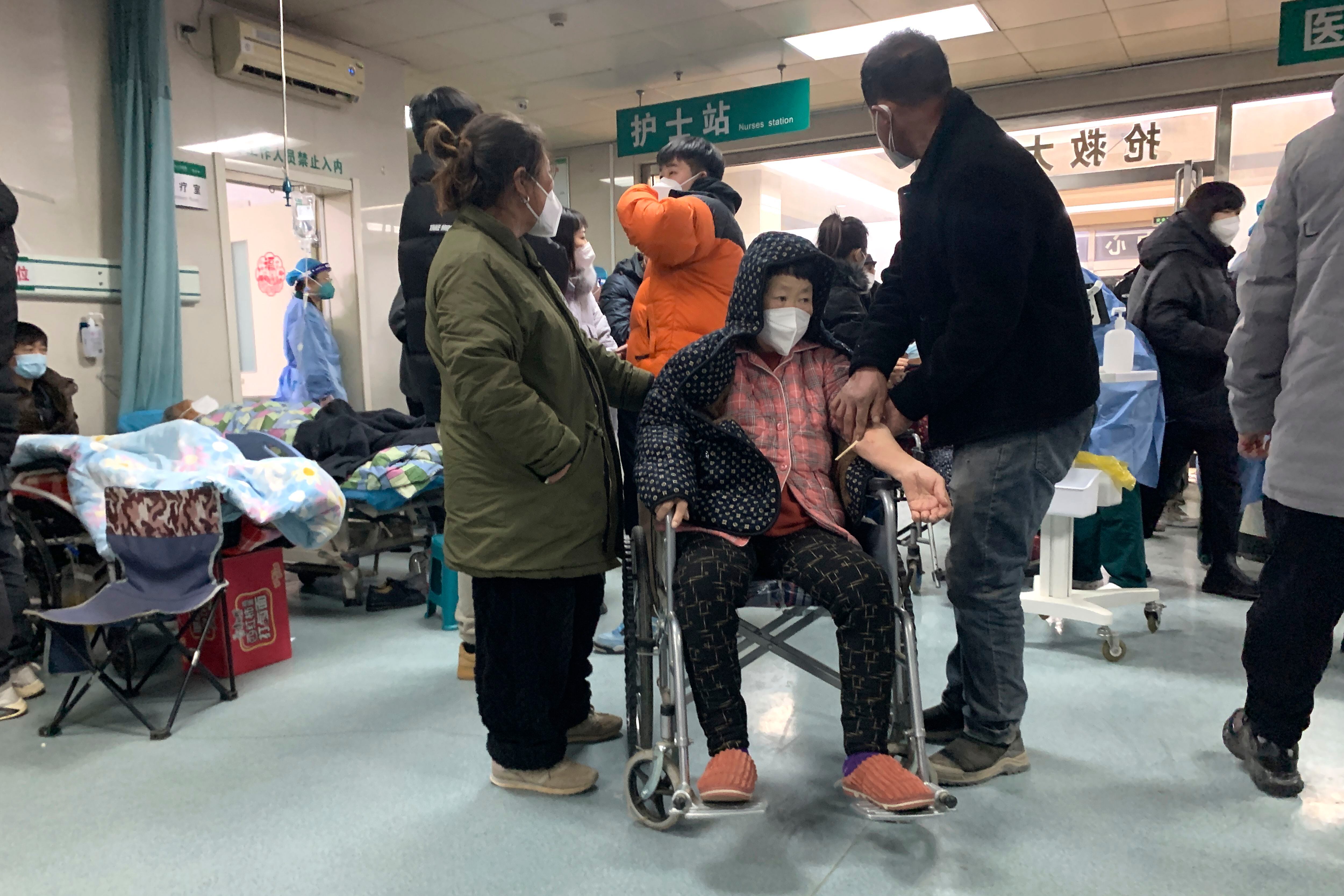 COVID-19 cases are multiplying with concern in China due to the lifting of restrictions, especially due to the low level of vaccination among the elderly population.  (AP Photo/Dake Kang)
