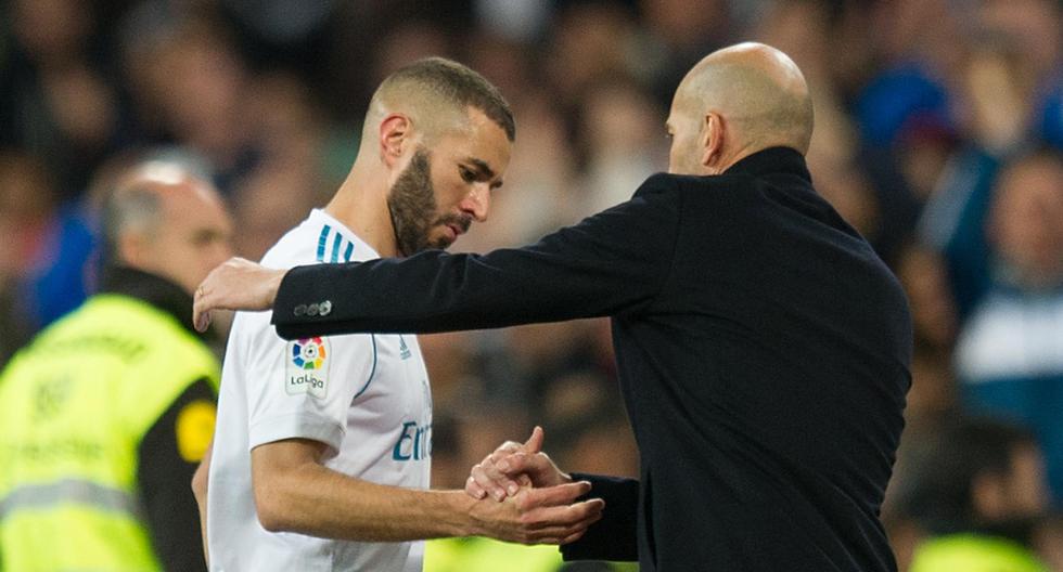 Zinedine Zidane protegió de los hinchas del Real Madrid al jugador Karim Benzema. (Foto: Getty Images)