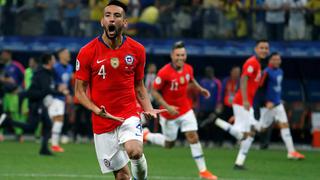 Mauricio Isla se perderá el Chile vs. Uruguay por contagio de coronavirus