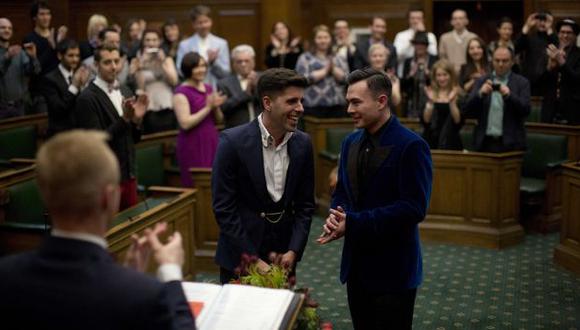 Los matrimonios homosexuales ya son legales en Gran Bretaña