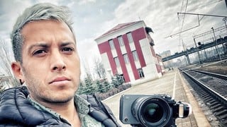 Alex Tienda, el youtuber que pasó de hacer videos de viajes a documentar el conflicto entre Rusia y Ucrania