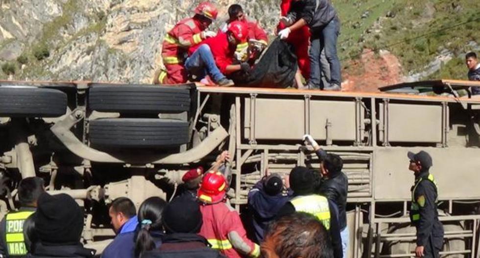 Cuatro muertos y 25 heridos deja la caída de bus a barranco en Junín. (Foto: Andina)