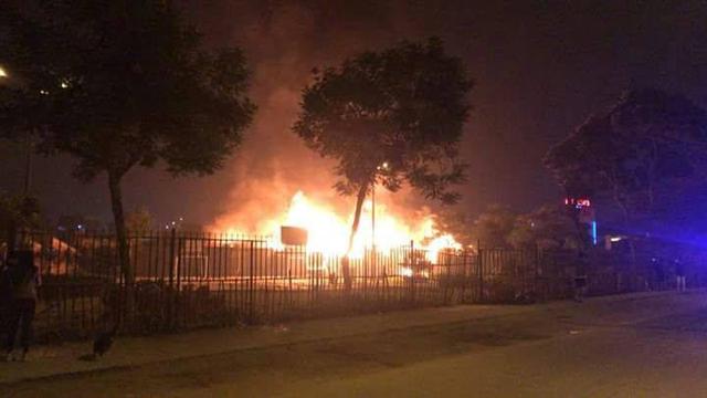Incendio en Puente Piedra consume el mercado Monumental. (Foto: WhatsApp/El Comercio)