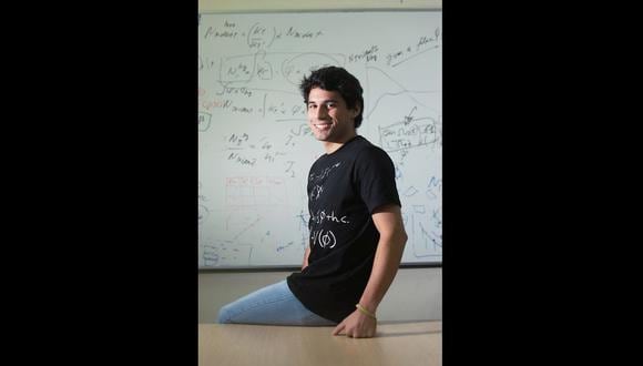 Delgado se ve en el futuro realizando investigaciones en física de partículas y aprendiendo herramientas matemáticas. [Foto: PUCP]