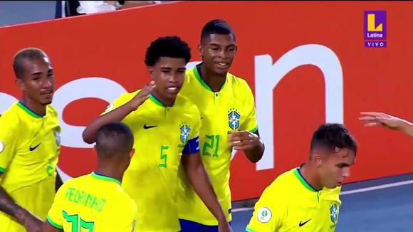 Andre Santos scored 2-0 for Brazil vs.  Peru.  (Video: Latino TV)
