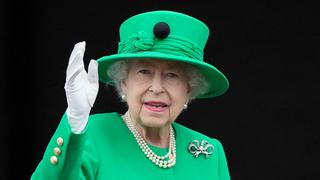 La reina Isabel II es puesta bajo supervisión porque los médicos están preocupados por su salud 