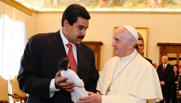 Nicolás Maduro y el papa Francisco en el encuentro que tuvieron  en junio de 2013 en el Vaticano. (AP)