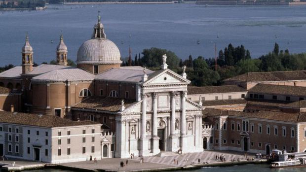 Las iglesias católicas diseñadas por Andrea Palladio, como la basílica de San Giorgio Maggiore en Venecia, empiezan a parecerse a templos paganos