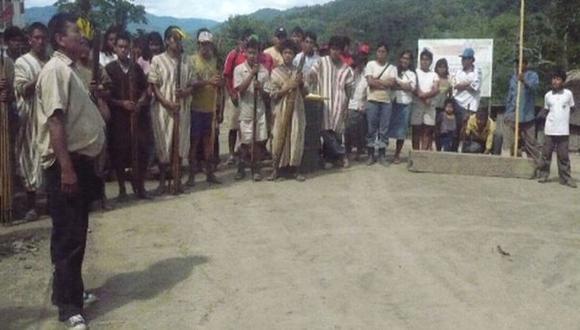 Nativos levantan el bloqueo del aeródromo de Andoas