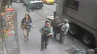 Hombre se robó un balde repleto de oro en Manhattan [VIDEO]