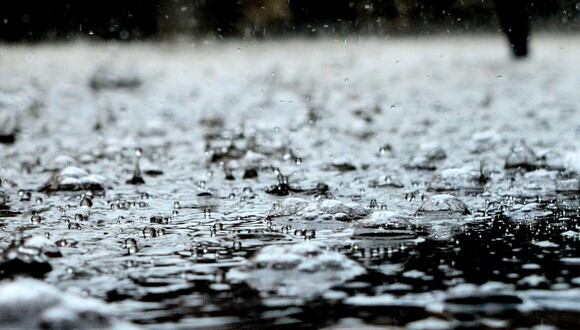 Gotas de lluvia sobre el suelo. (Imagen: @Pixabay / Pexels)