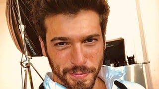 Can Yaman, cada vez más cerca de la actriz italiana Francesca Chillemi