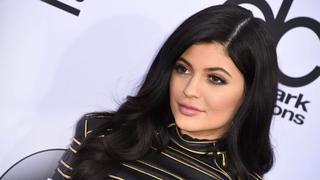 Instagram: Kylie Jenner dedica canción a sus perritos