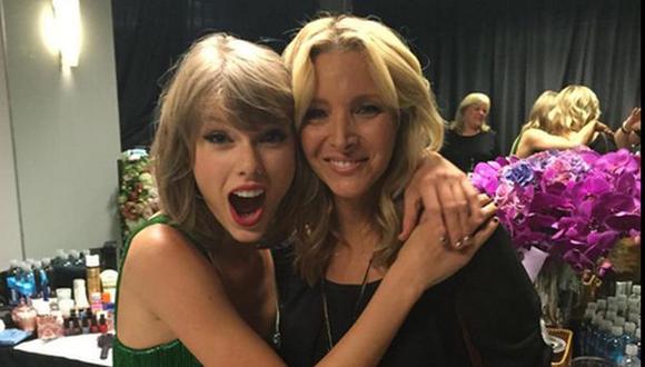 "Friends": Taylor Swift y Lisa Kudrow cantaron "Smelly Cat"