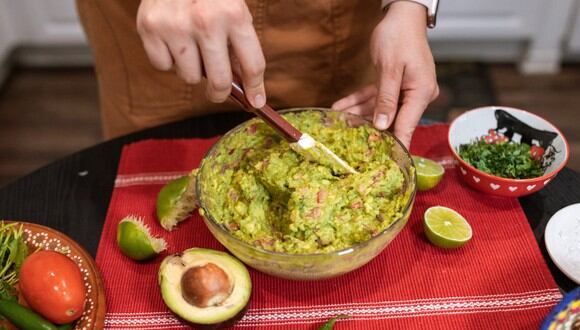 El guacamole acompaña los tacos mexicanos, tortas, guisos de carne, totopos o tortillas de maíz crujientes. (Foto: RODNAE Productions / Pexels)