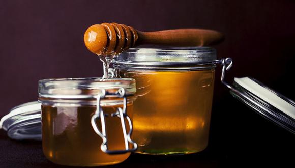 La miel nos aporta micronutrientes como vitaminas y minerales, destacando el calcio, hierro, magnesio, potasio, fósforo, ácido fólico, vitamina C y vitaminas del grupo B (Foto: Pixabay)