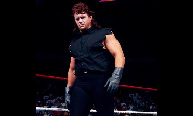 Undertaker debutó el 22 de noviembre de 1990 en Survivor Series.